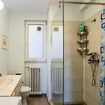 University Apartment Бухарест