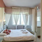University Apartment Апартаменти *