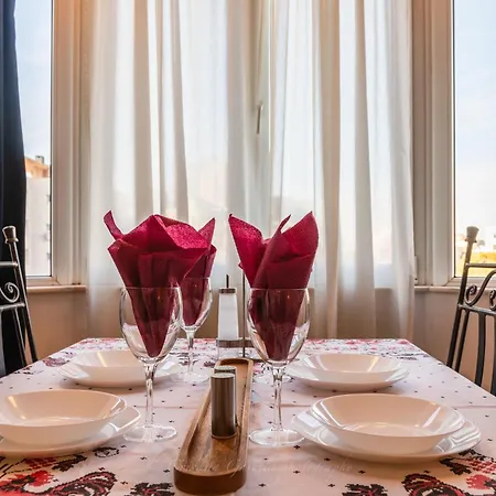 University Apartment * Bükreş