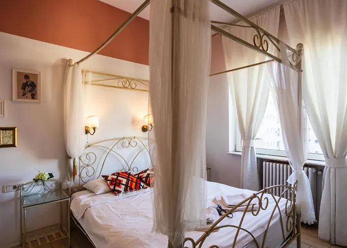 University Apartment Διαμέρισμα